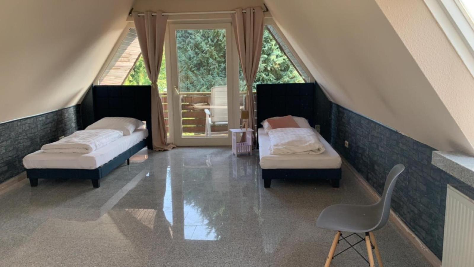 Zimmer In Wohnung, Monteure, Zentral, Enger Εξωτερικό φωτογραφία