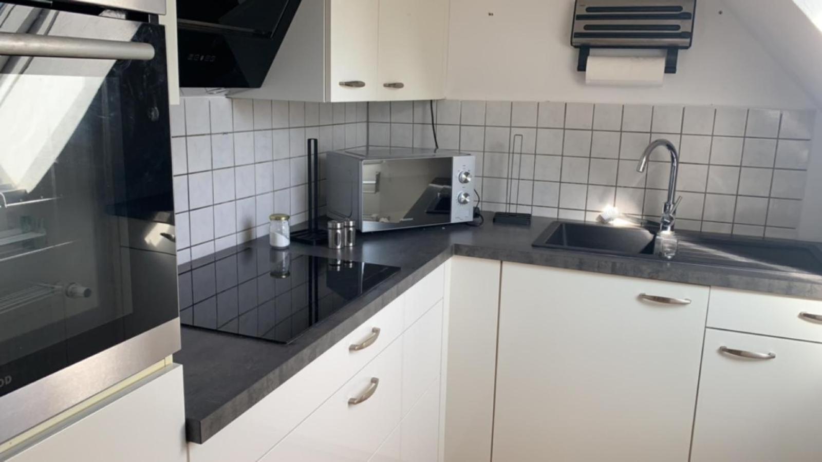 Zimmer In Wohnung, Monteure, Zentral, Enger Εξωτερικό φωτογραφία